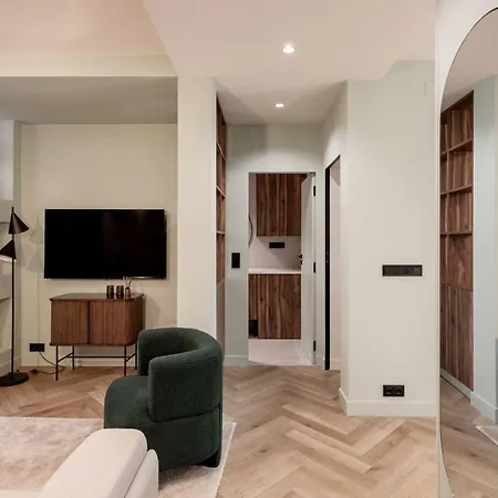 Апартаменти The Principe Real Nook & Patio Лісабон