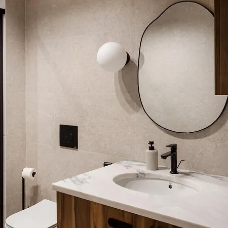 The Principe Real Nook & Patio Apartment Lisbon