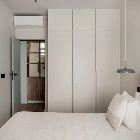 The Principe Real Nook & Patio Apartment