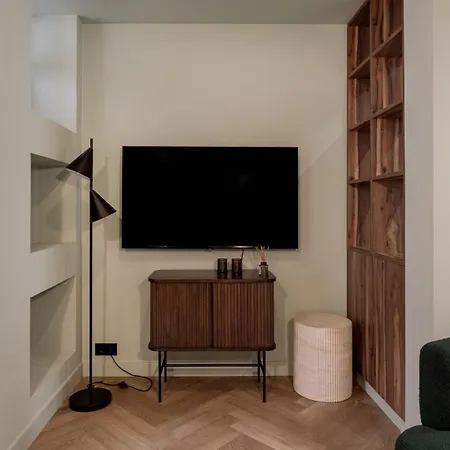 The Principe Real Nook & Patio Apartment